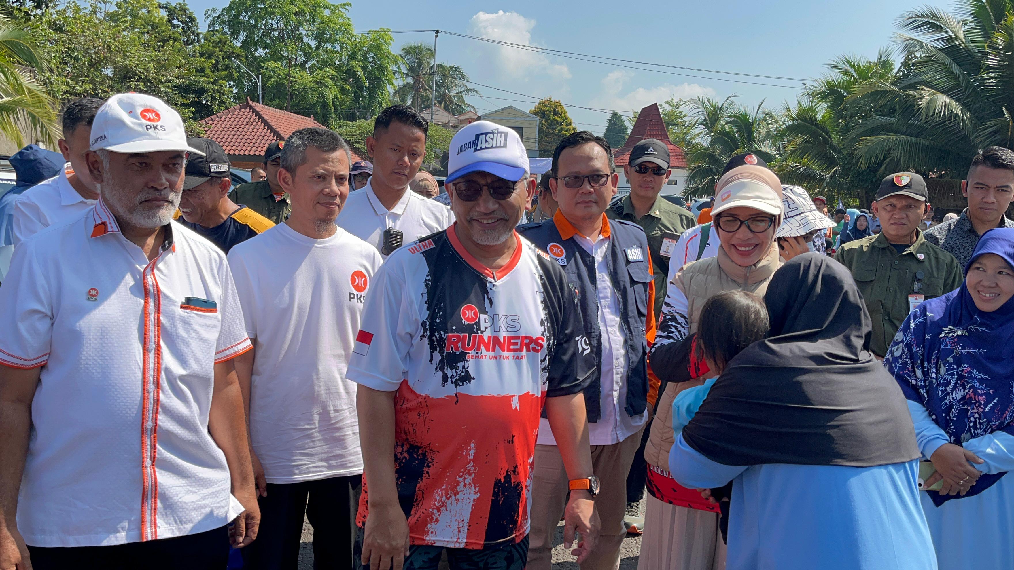 Senam Bareng Ahmad Syaikhu, Emak-emak Cianjur Suarakan Dukungan untuk Pasangan ASIH