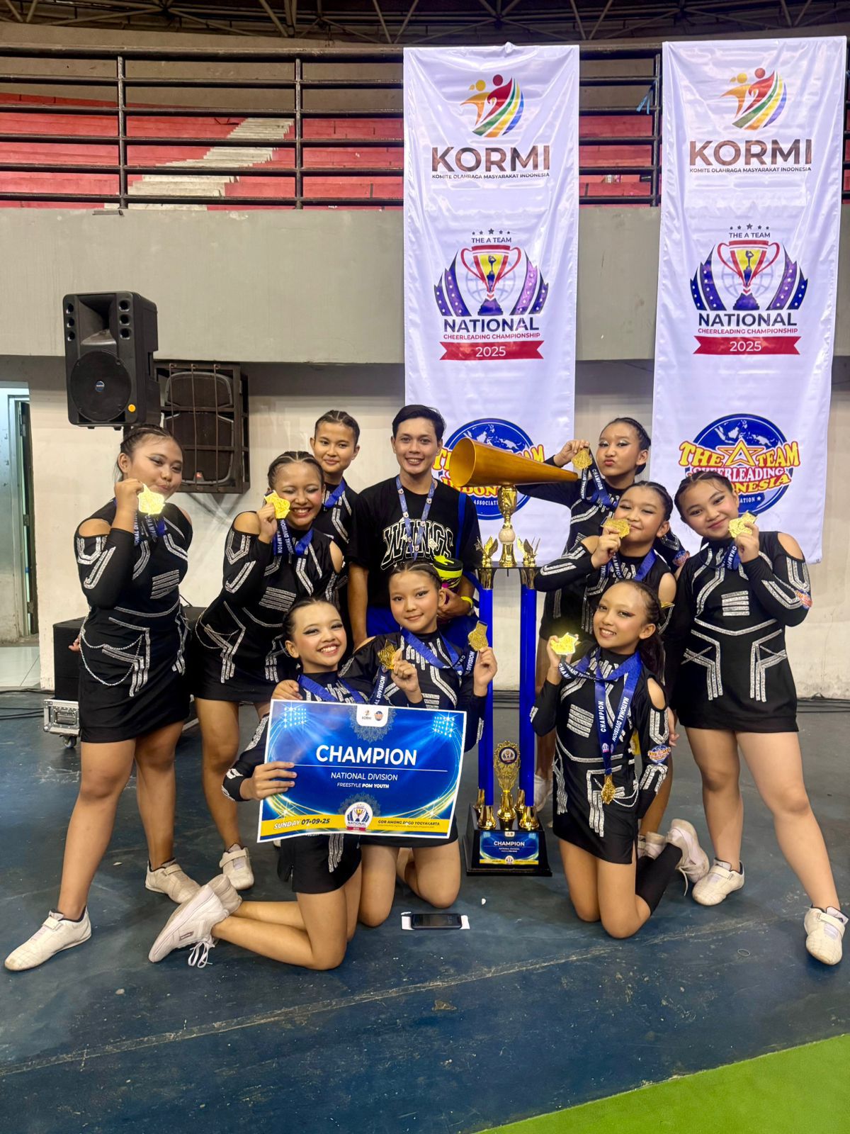 Power Girl Double D Sabet Juara Pertama di Kejuaraan Cheerleader Nasional