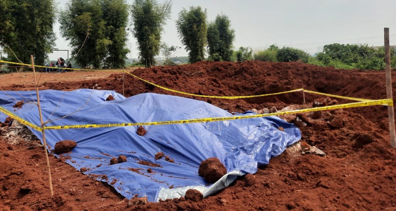 Viral, Temuan Ratusan Paket Sembako Dikubur di Lapangan, Diduga untuk Warga Luar Jawa