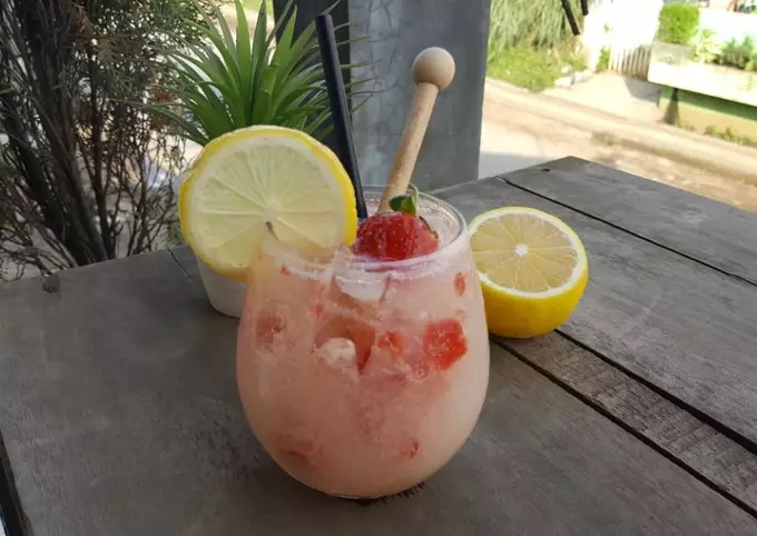 Resep  Summer Berry Yakul Lemonade, Minuman Korea Segar Menyehatkan