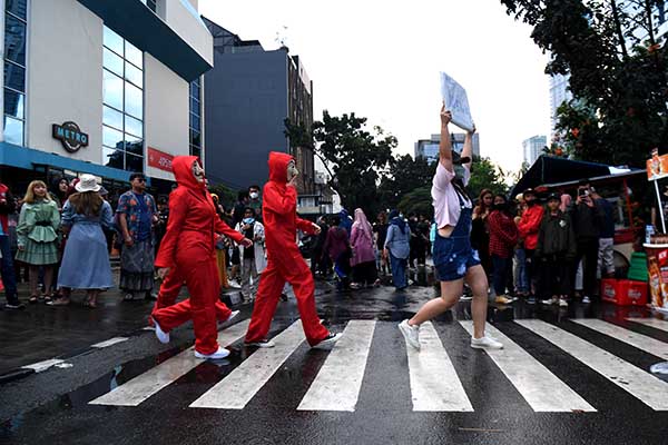 Menilik Asal Mula Citayam Fashion Week, Dari Paris hingga Citayam