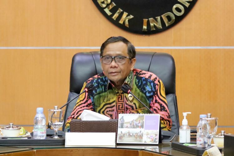 Mahfud MD Sebut Jokowi Sudah Kantongi Nama Menpan RB Pengganti Tjahjo Kumolo