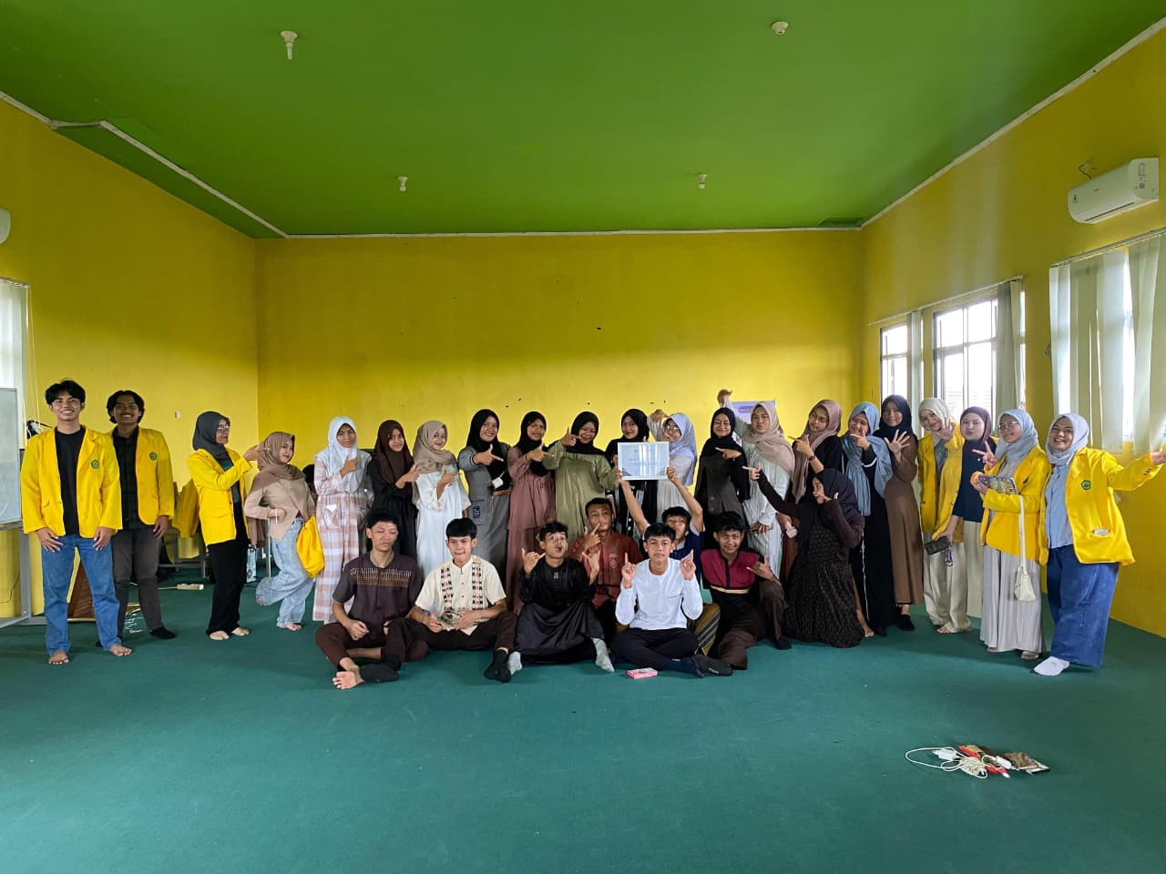 Mahasiswa Pendidikan Sejarah Universitas Siliwangi Sosialisasikan Kesehatan Mental di Era Teknologi