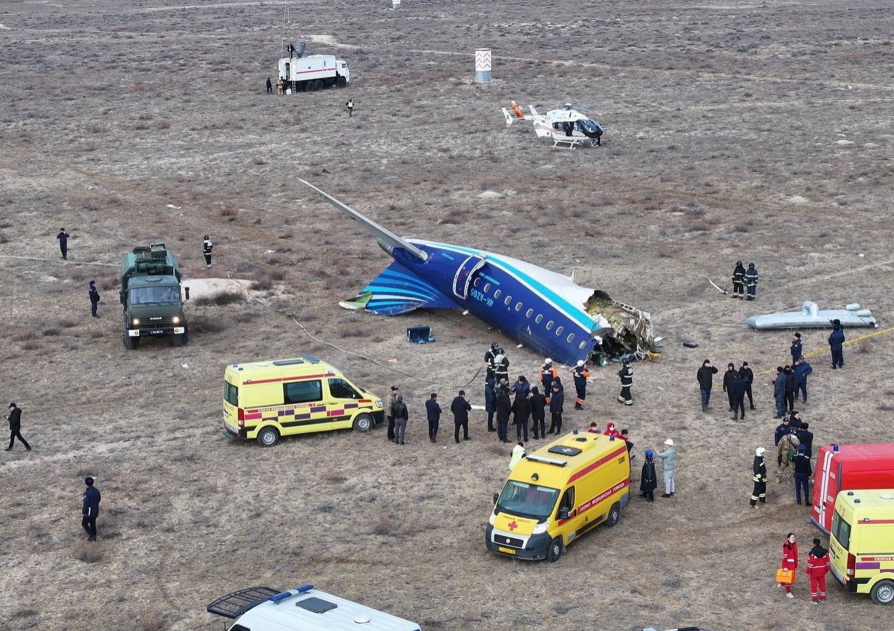 Spekulasi Penembakan Jatuh Pesawat Azerbaijan Airlines di Kazakhstan