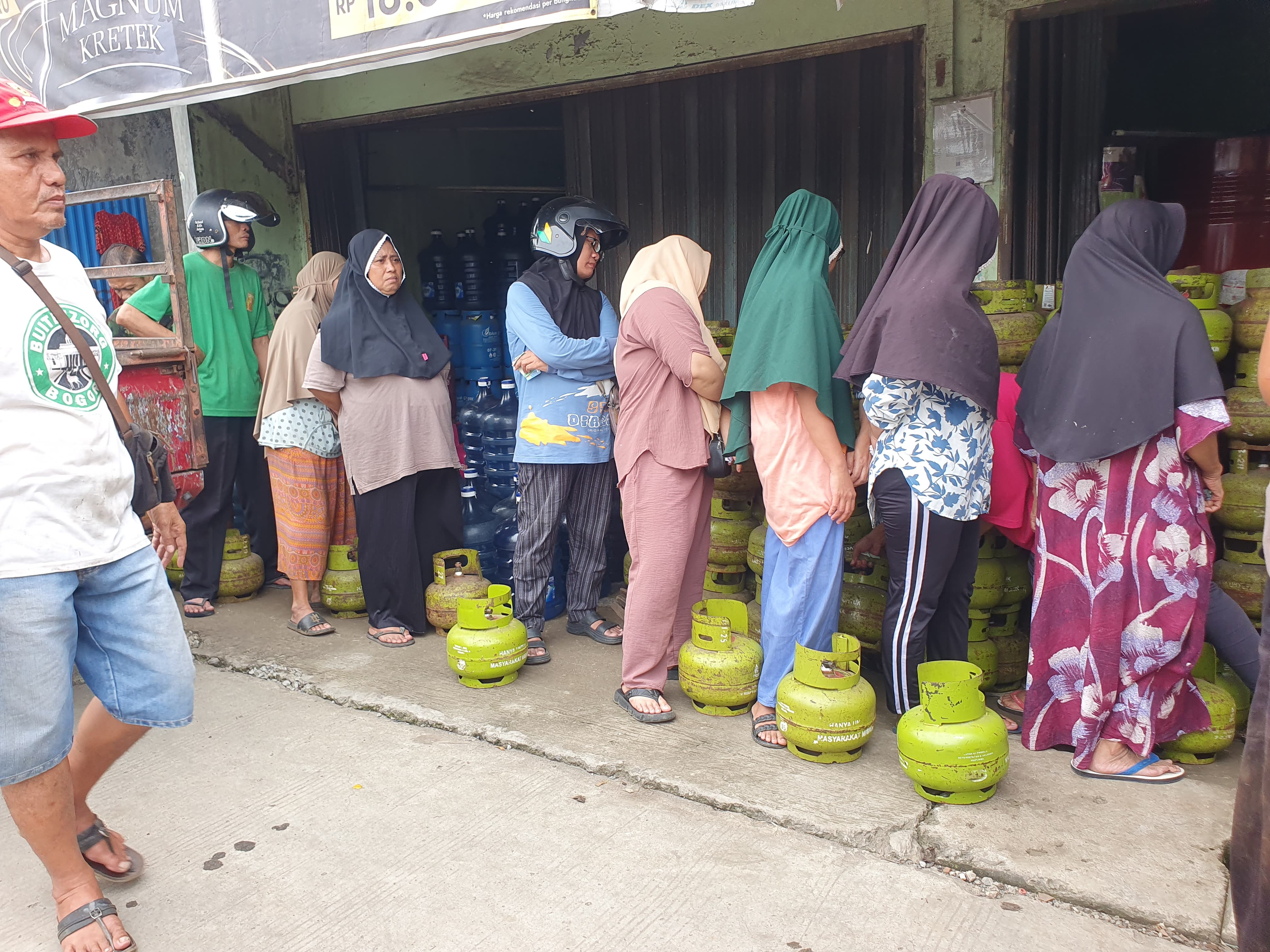 Gas 3KG Langka di Kabupaten Bogor, Emak-emak Susah Masak 