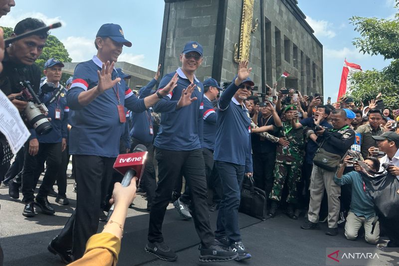 Para Menteri Kabinet Merah Putih Kembali ke Jakarta Setelah Mengikuti Acara Retreat di Akmil   