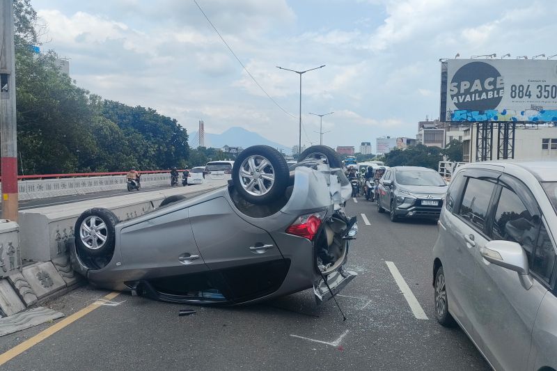 Kecelakaan di Flyover Pasupati Bandung, Polisi Gerak Cepat Atasi Kemacetan