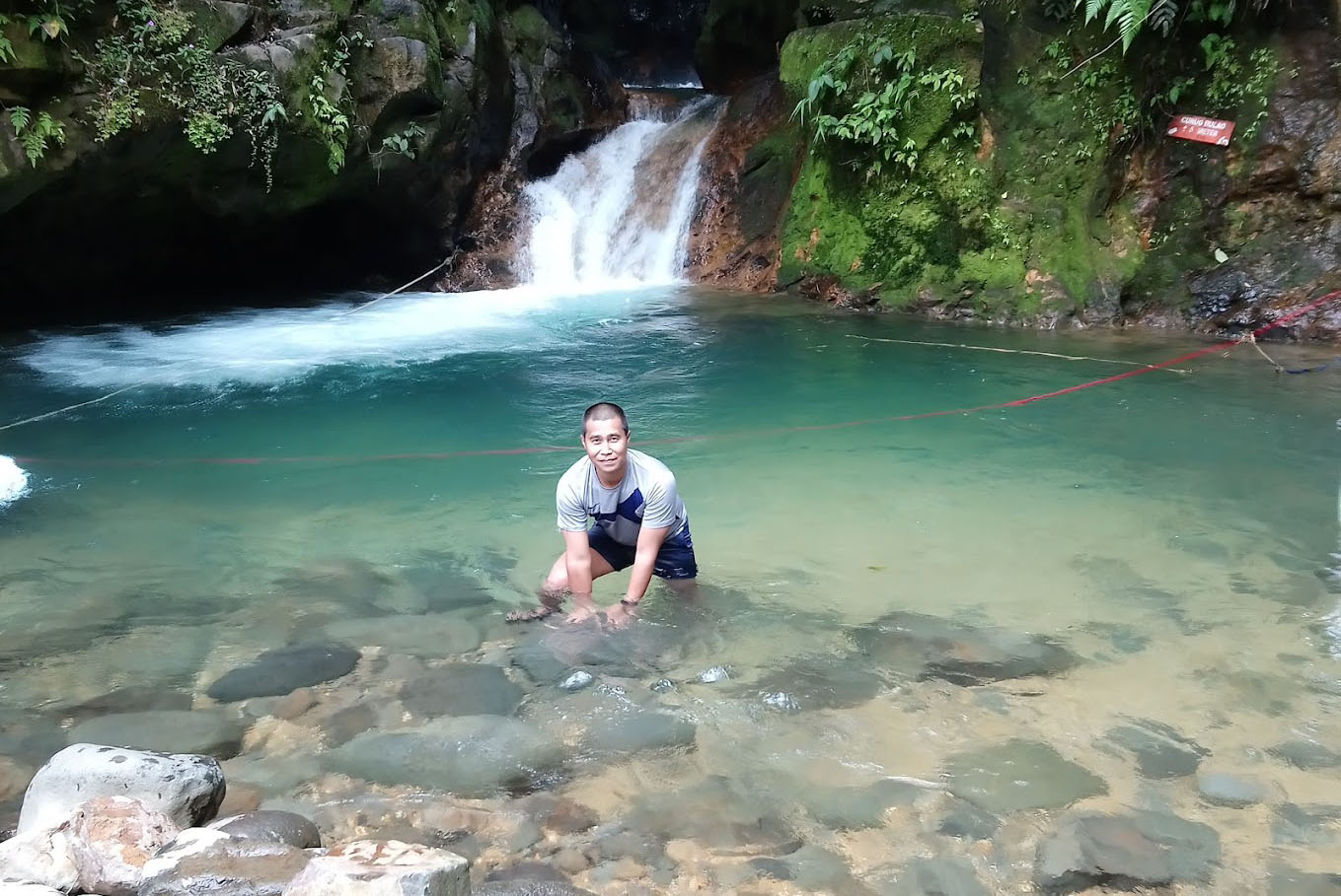 Harga Tiket dan Fasilitas Curug Cibulao Bogor dengan Air Biru Toska yang Jernih