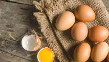 Harga Telur Ayam Melonjak, Pedagang: Barangnya Sulit