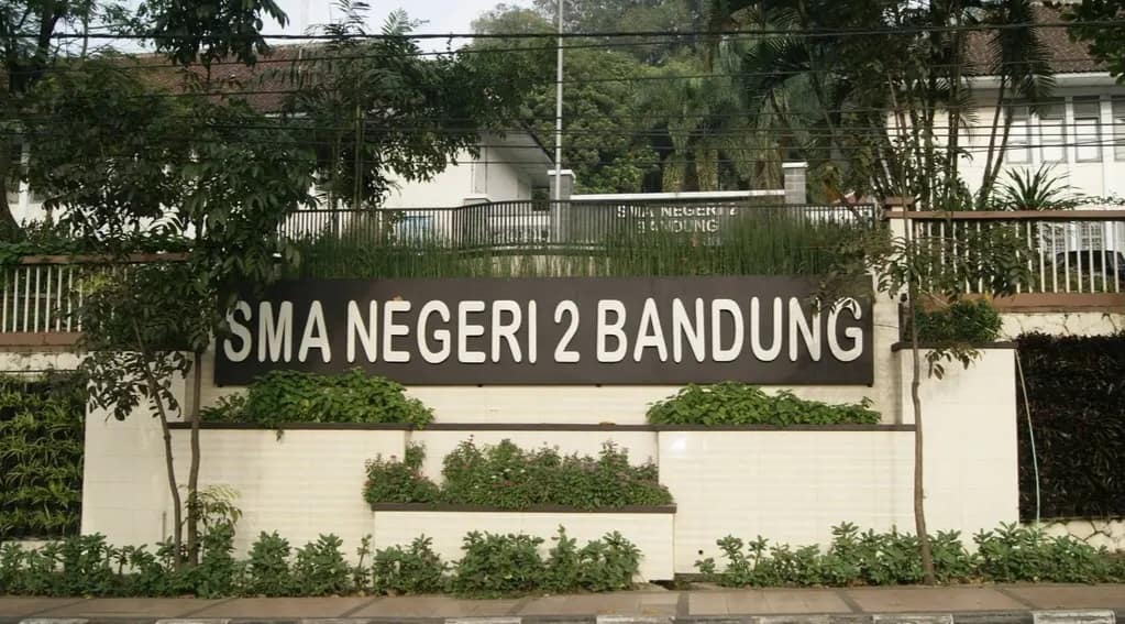 Terjatuh dari Lantai 2 Gedung SMAN 2 Bandung, Dua Siswa Mengalami Luka Ringan