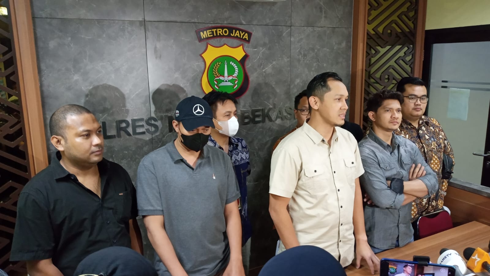 Iko Uwais Akhirnya Datangi Polres Metro Bekasi, 3 Jam Jalani Pemeriksaan Polisi