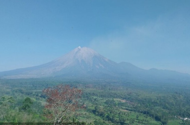 Gunung Semeru Erupsi Berulang, Masyarakat Diimbau Waspada