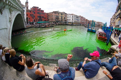 Kepolisian Italia Usut Soal Air Kanal Venesia Menjadi Berwarna Hijau