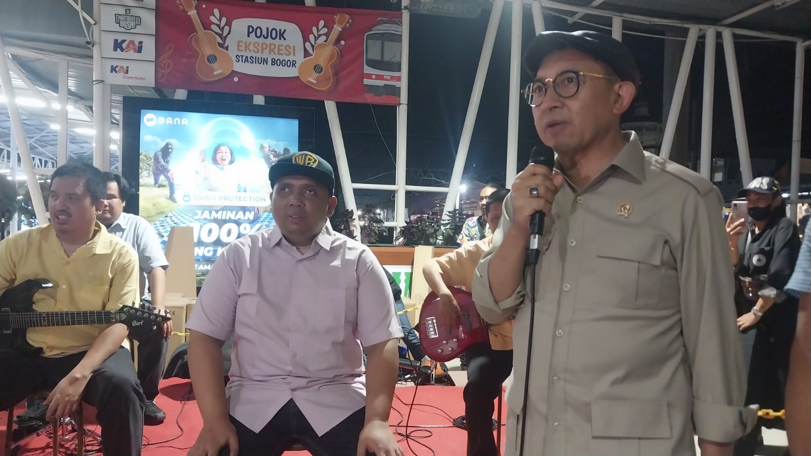 Menteri Kebudayaan Sebut Musisi Jalanan Bisa Tampil di Bandara hingga Pelabuhan