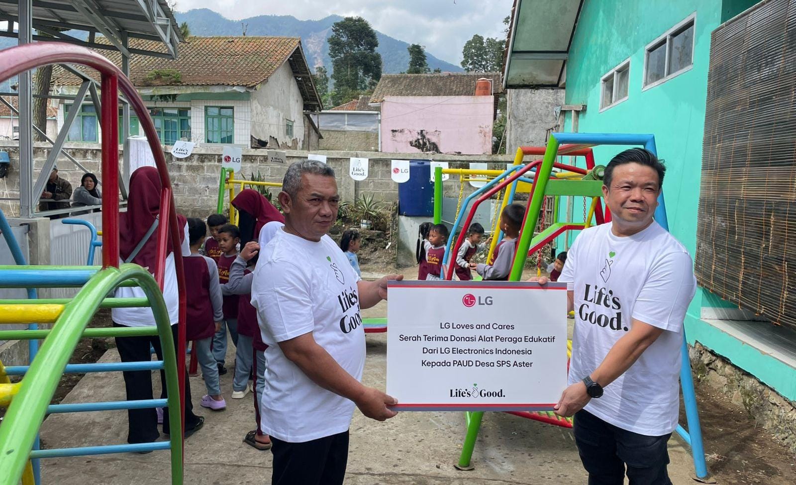 Dukung Pemulihan Pasca Bencana Pasirlangu, LG Electronics Indonesia Gelar ‘Lebaran Sehat’