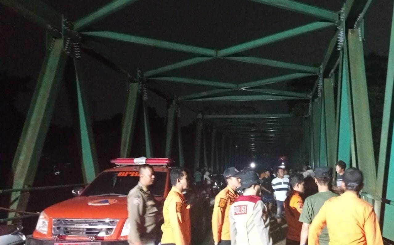 Pekerja Konstruksi Diduga Terjatuh dari Jembatan Leuwiranji ke Sungai Cisadane