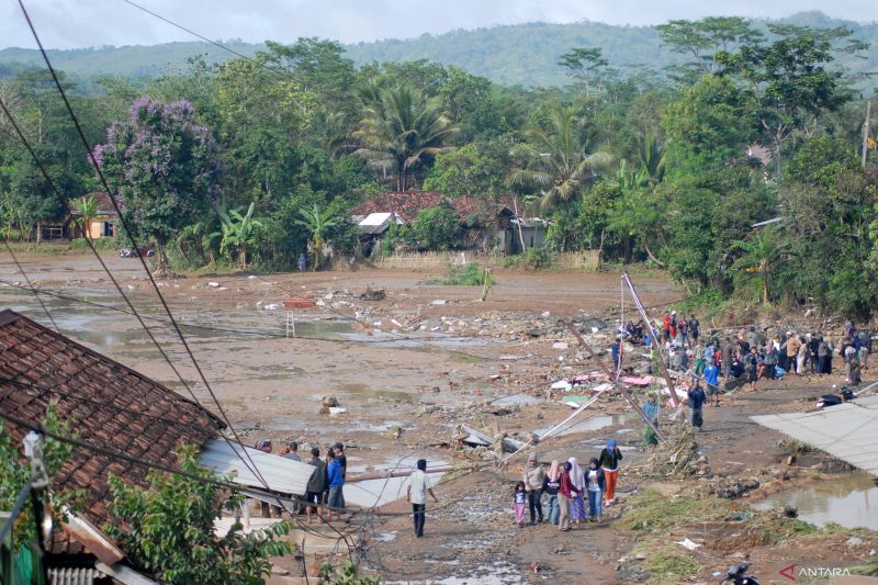 BNPB Bangun Jembatan Darurat di Sukabumi untuk Pulihkan Akses Pascabencana   