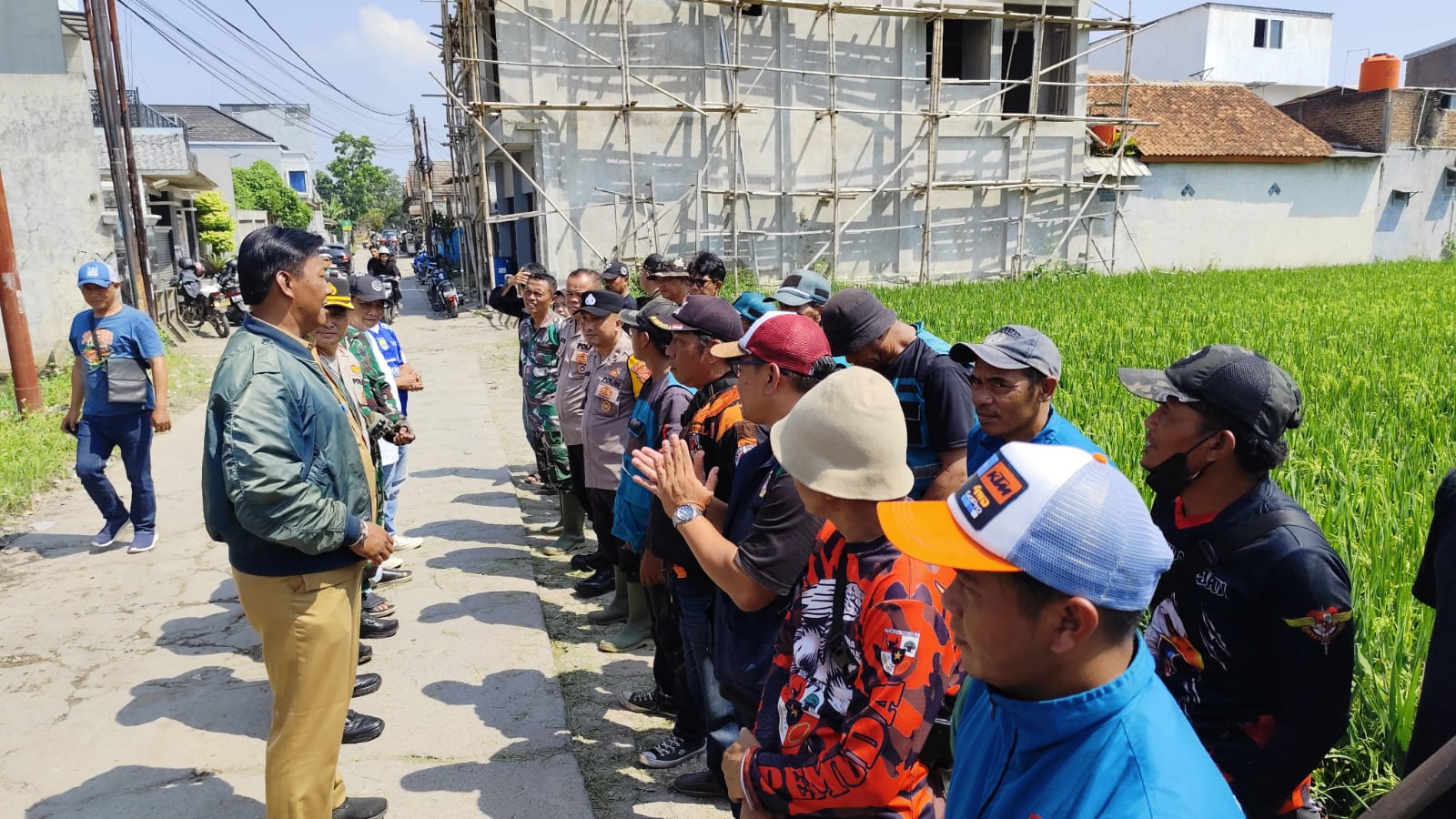 Wujudkan Lingkungan Asri, Desa Rancamulya Gencarkan Aksi Pameungpeuk Berdasi