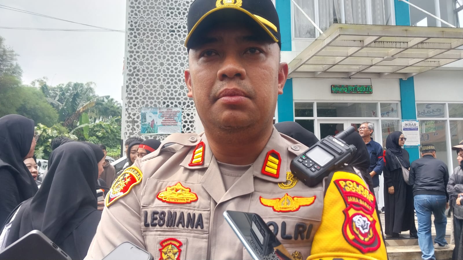 Orang Tua yang Geruduk SD di Ciawi Bubarkan Diri dengan Lantunan Selawat, Polisi: Semua Damai
