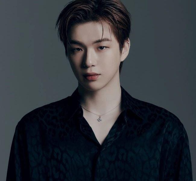 Lirik Lagu SOS – Kang Daniel Lengkap dengan Terjemahannya