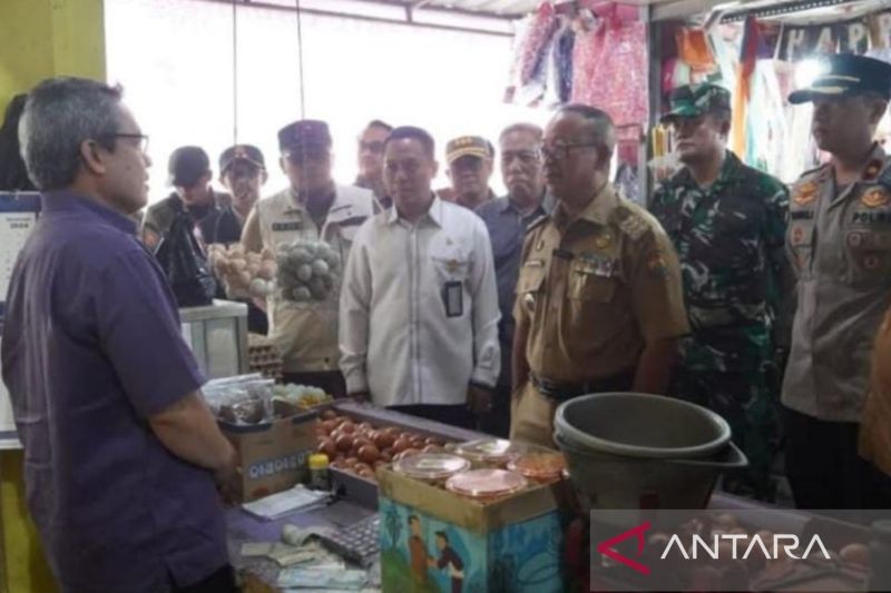 Harga Telur dan Daging Ayam Naik, Pemkab Cianjur Pastikan Stok Bahan Pokok Aman Jelang Libur Nataru