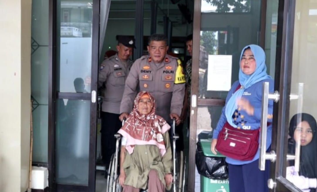 Mantulpis, Polsek Ibun Fasilitasi Warga yang Kesulitan Transportasi untuk Cuci Darah