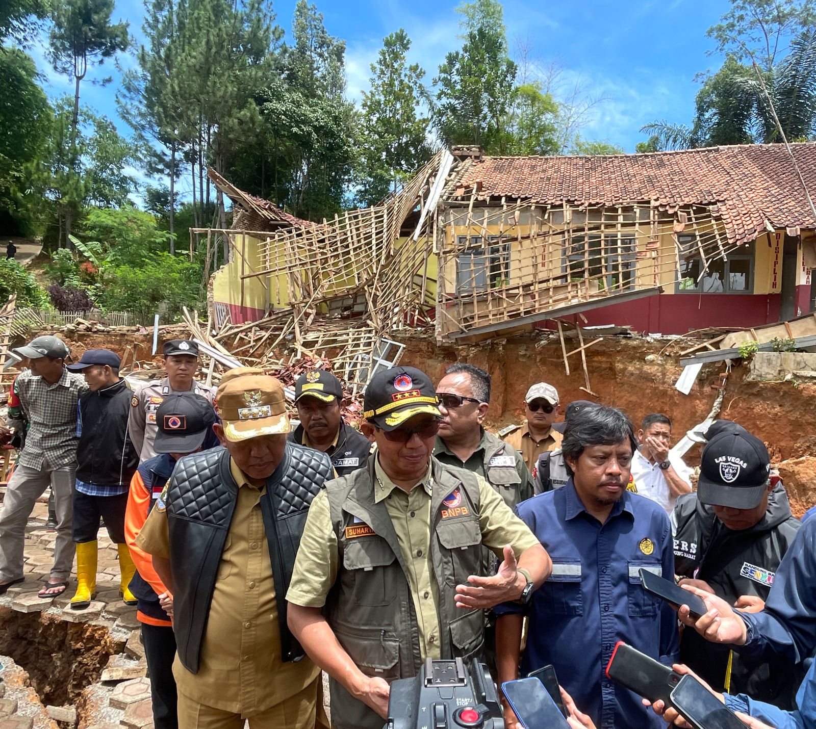 BNPB Dorong Relokasi Cepat Pasca Pergerakan Tanah di Bandung Barat, Anggaran dan Hunian Baru Siap Disediakan
