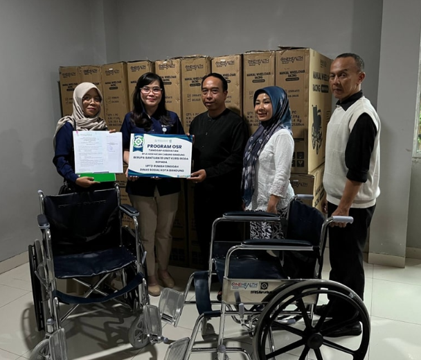 Perkuat Layanan Sosial, BPJS Kesehatan Bandung Bantu 18 Kursi Roda untuk Rumah Singgah Kota Bandung