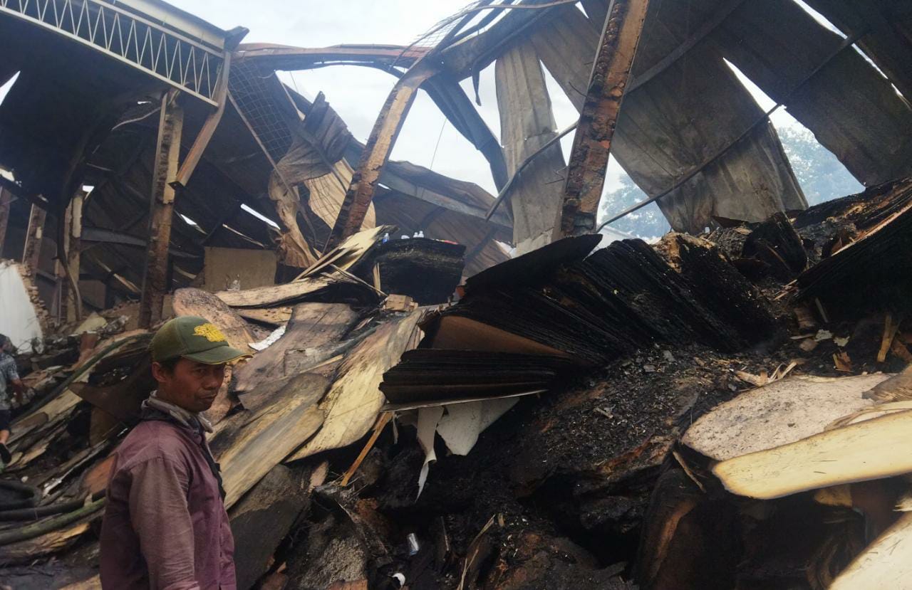 Masuki Tahap Pendinginan, Penanganan Kebakaran di Gudang Triplek Soekarno-Hatta