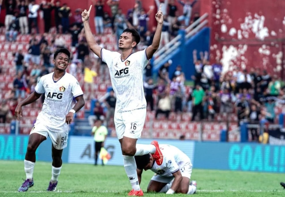 Resmi Logout dari Persik Kediri, Adik Rezaldi Hehanussa Makin Berpeluang Gabung Persib
