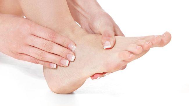 5 Cara Sederhana Menghilangkan Kesemutan di Kaki