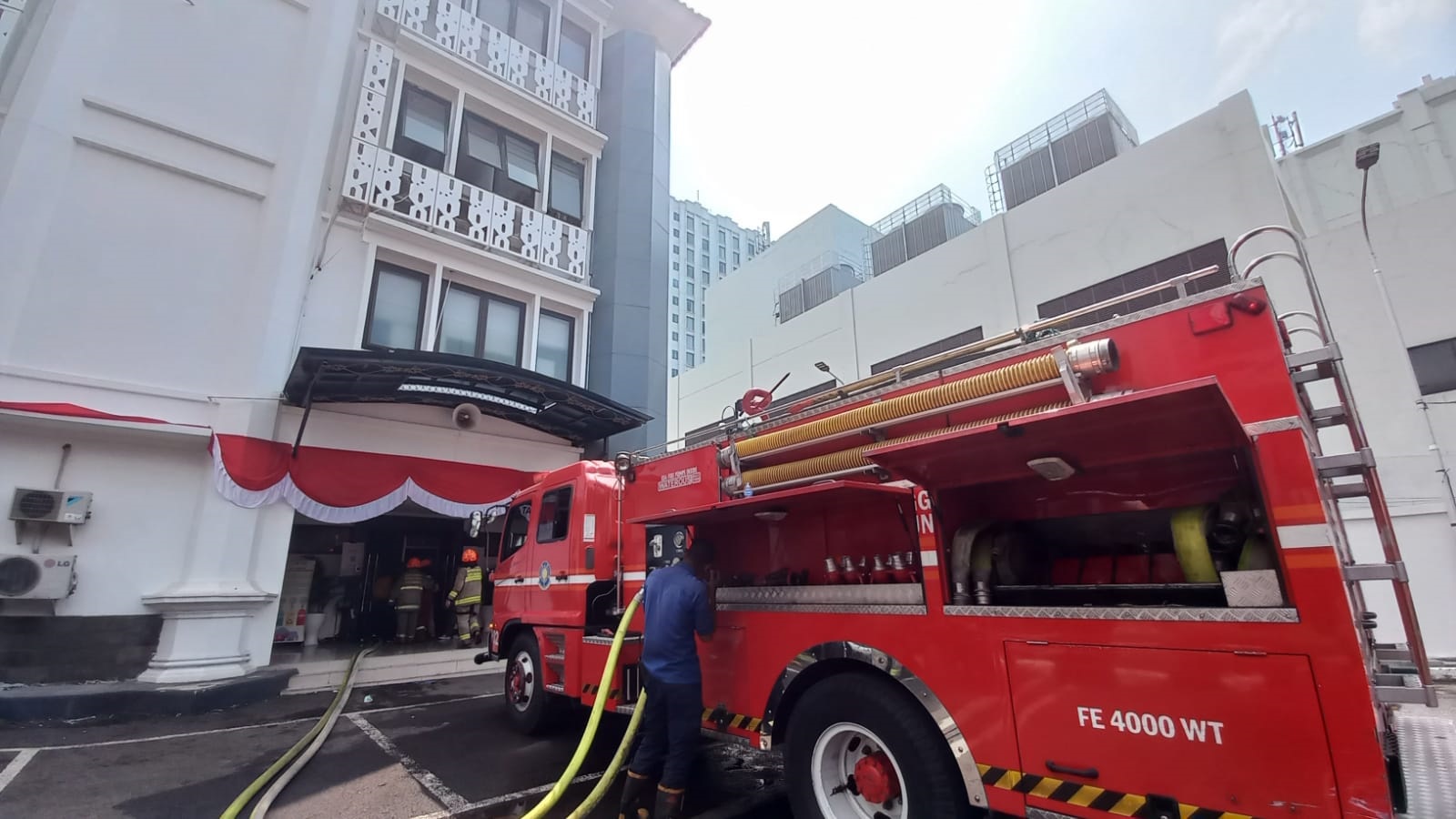 Ruangan Arsip Gedung DPRD Jabar Terbakar, 10 Mobil Damkar Diterjunkan