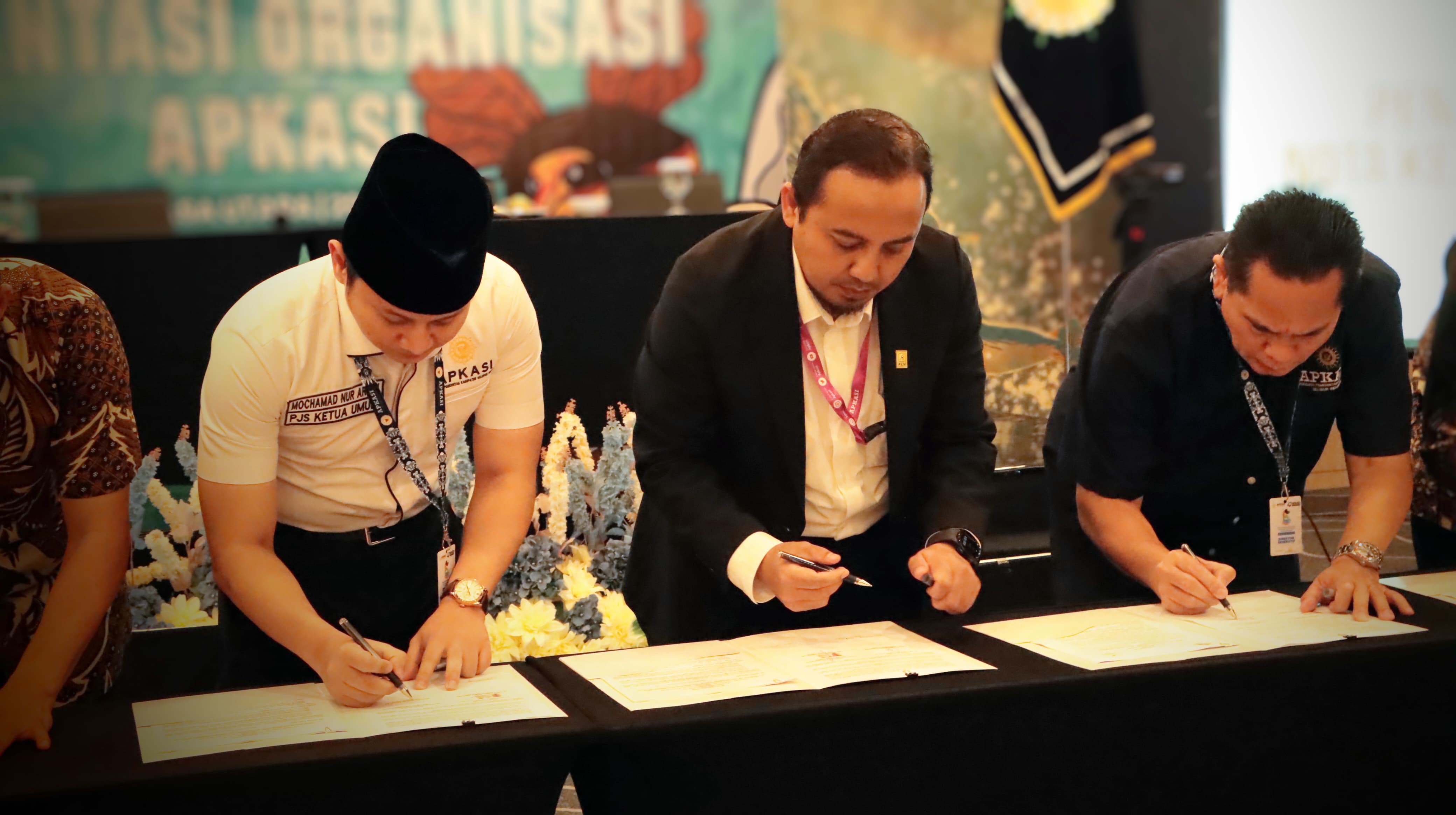 PLN Icon Plus dan APKASI Gagas Lompatan Besar: Digitalisasi dan Energi Hijau Serentak di Seluruh Kabupaten