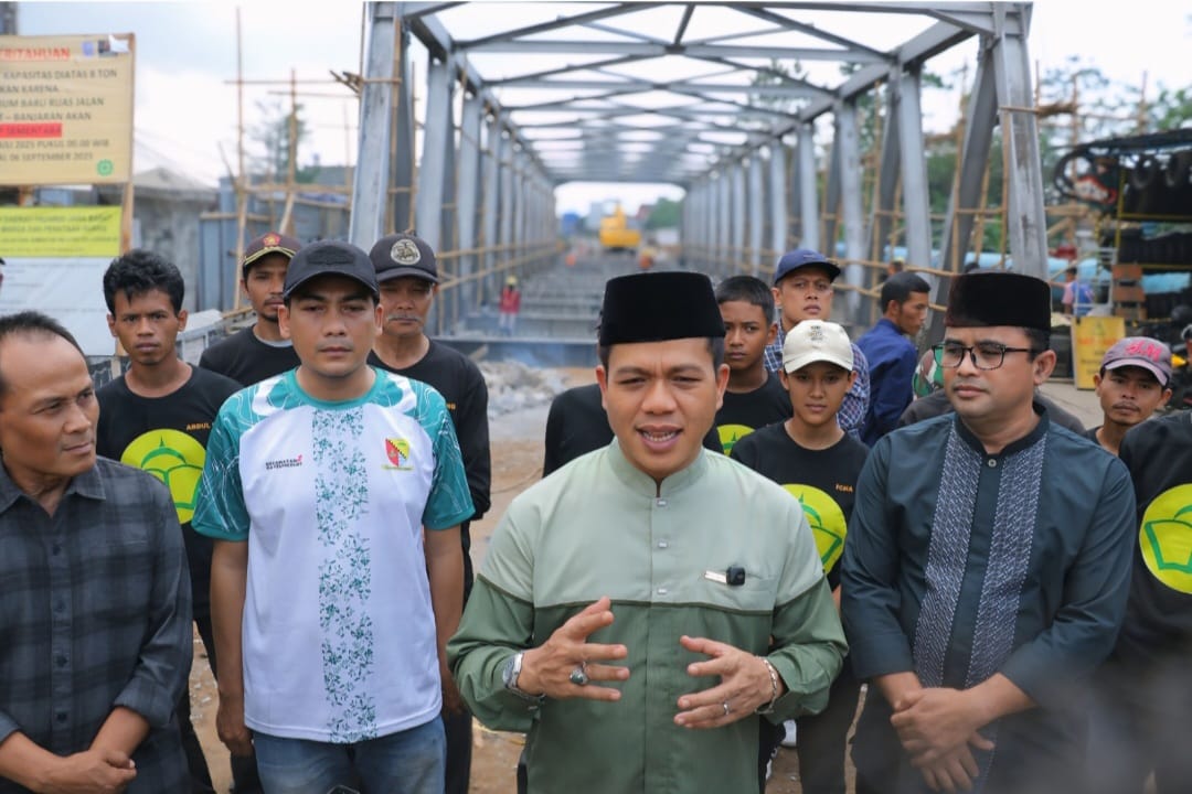 Tinjau Progres Jembatan Dayeuhkolot, Bupati Bandung Imbau Warga Bersabar Selama Perbaikan