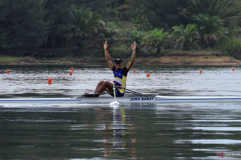 Jawa Barat Raih Medali Emas di Awal Final Dayung Rowing