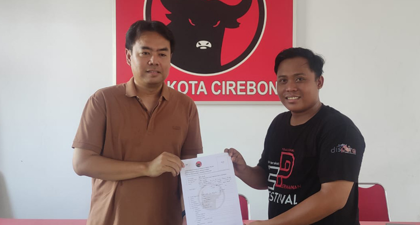 Bos Media Suhendrik Resmi Daftar Bakal Calon Wali Kota Cirebon