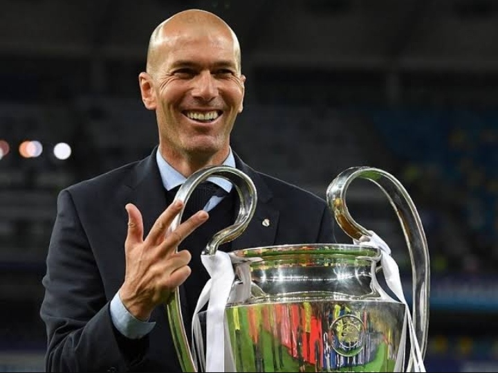 Zidane Masih Mempertimbangkan Karirnya Sebagai Pelatih, PSG dan Timnas Perancis Menjadi Pilihan Memungkinkan