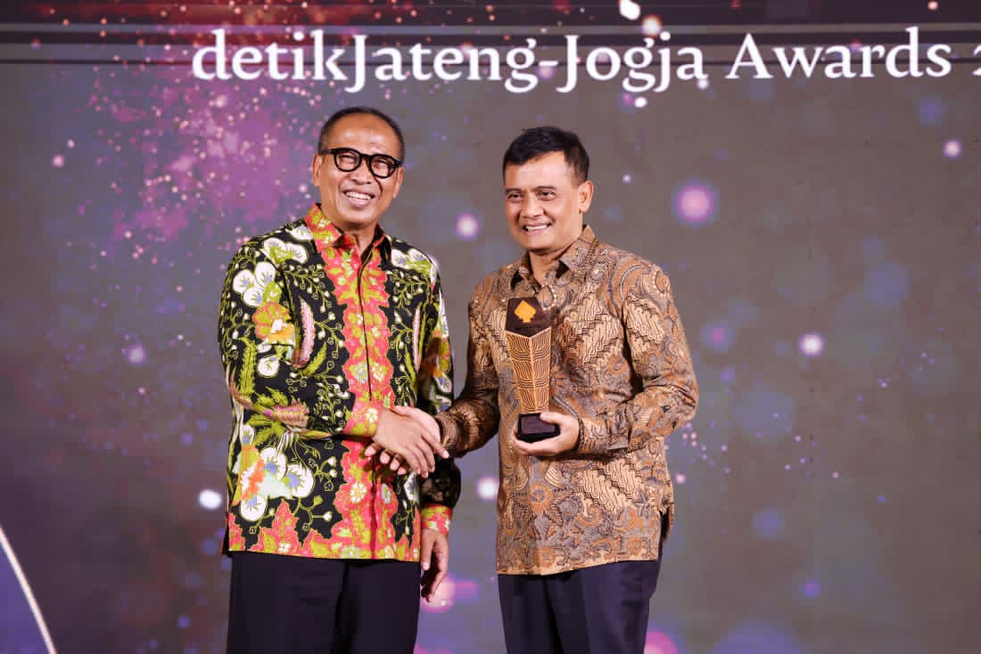 Raih Penghargaan Investasi, Ahmad Luthfi Sukses Pacu Ekonomi Jawa Tengah