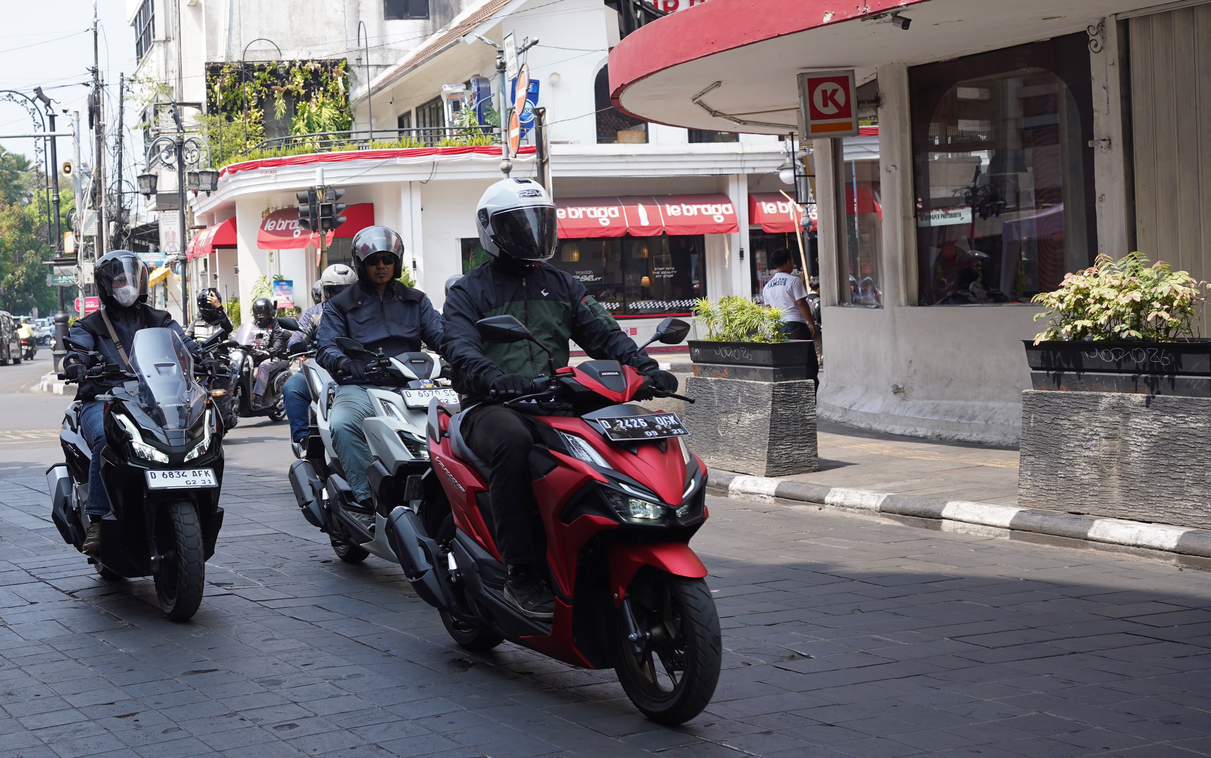 Sudah Pakai Riding Gear? Tetap Wajib #Cari_Aman