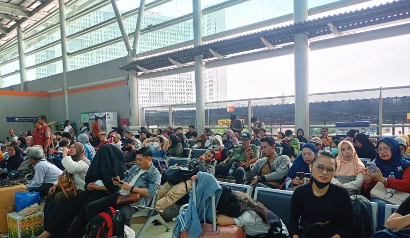 Insiden KRL di Bekasi Timur Sebabkan Keterlambatan Kereta hingga Empat Jam