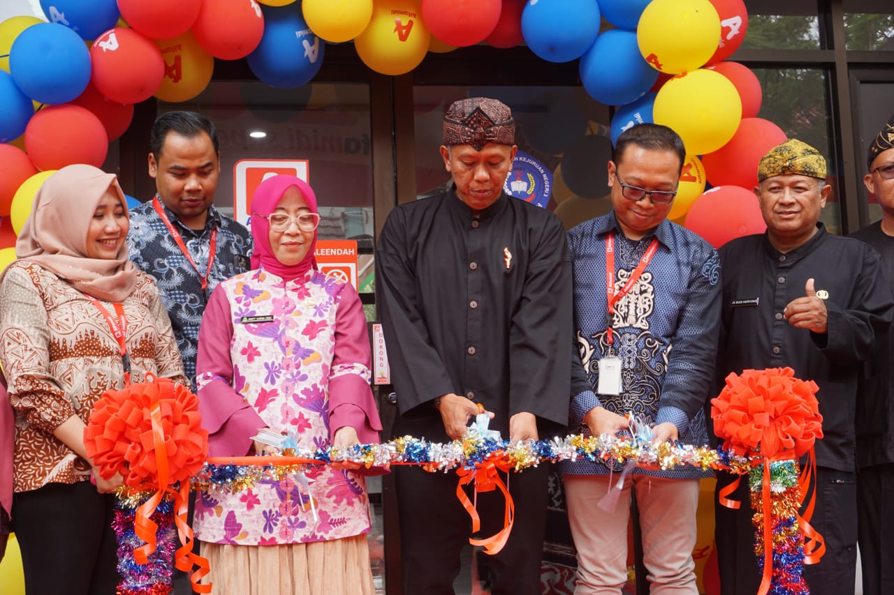 Alfamidi Tingkatkan Pendidikan Vokasi Melalui Program Teaching Factory di SMKN 3 Baleendah