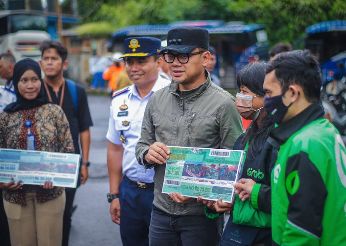 Pengemudi Ojol dan Sopir Angkot di Kota Bogor Terima Voucher BBM Rp600 Ribu