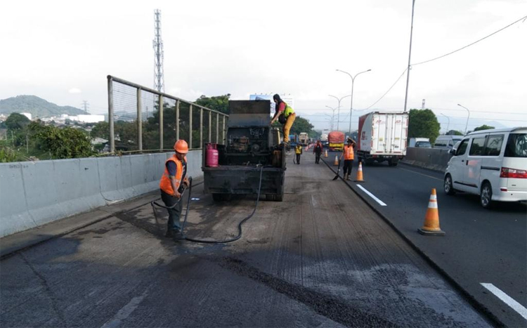 Untuk Pengguna Jalan Tol Cipularang-Purbaleunyi, Ada Ruas yang Sedang Diperbaiki, Harus Hati-Hati