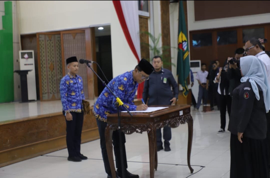 Pilkada 2024, ASN Pemkab Bandung Deklarasi dan Penandatanganan Netralitas