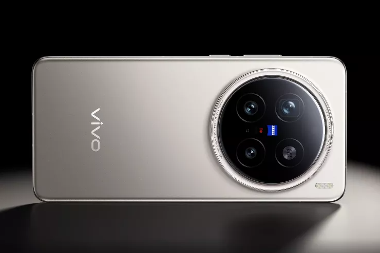 Vivo X200 Pro Bawa Kamera Zeiss 200MP, Siap Jadi Raja Fotografi Smartphone!