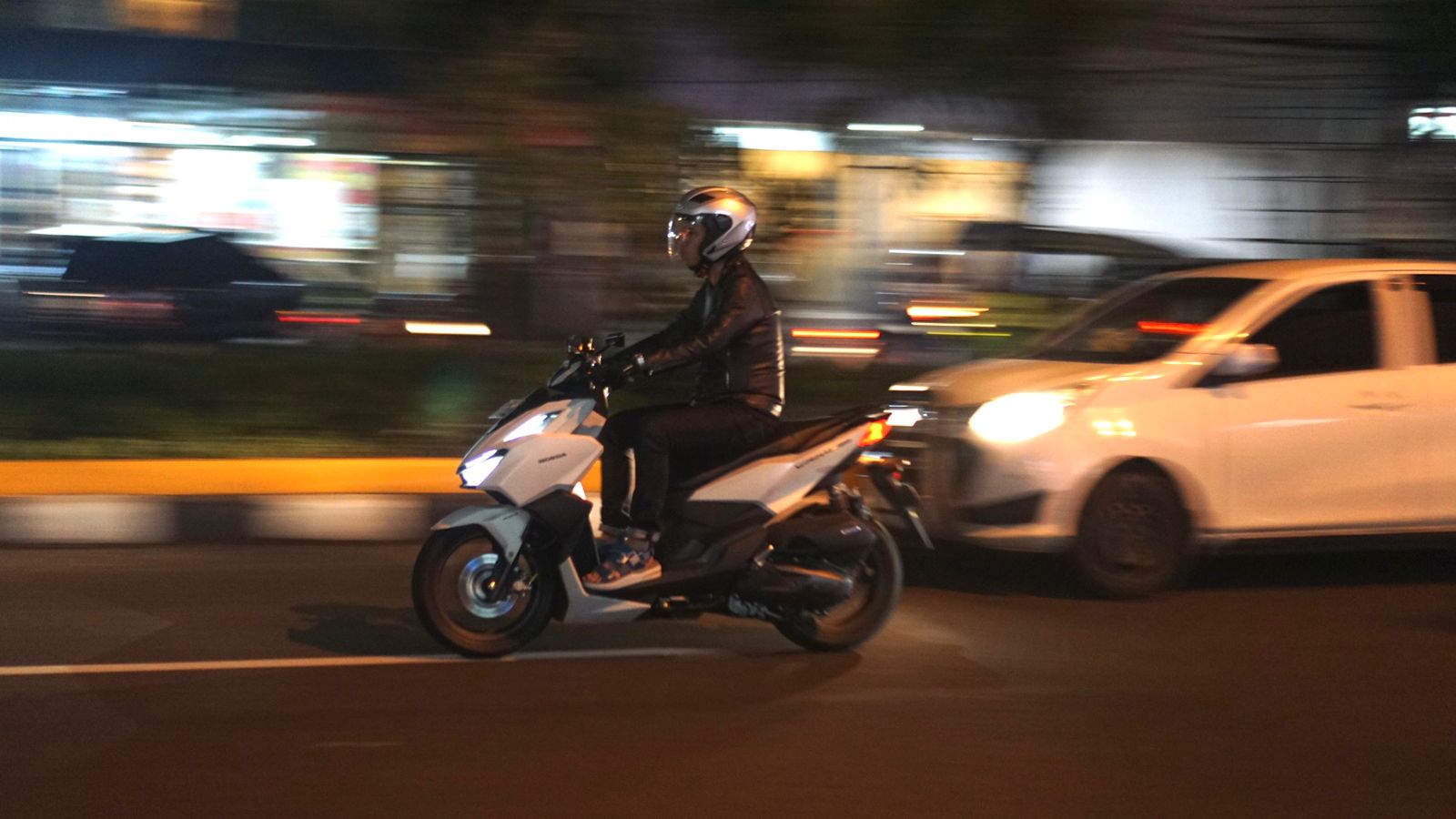 Sering Riding Motor di Malam Hari, Waspada Bos... Simak Tips Berikut Agar Aman