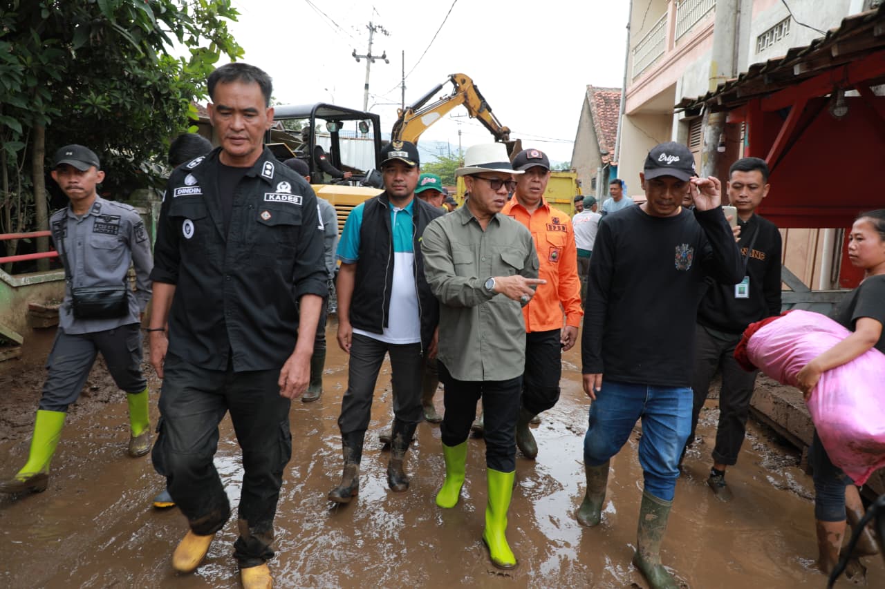 Bupati Bandung Turun Langsung ke Lokasi Banjir Bandang, 310 Warga Terdampak