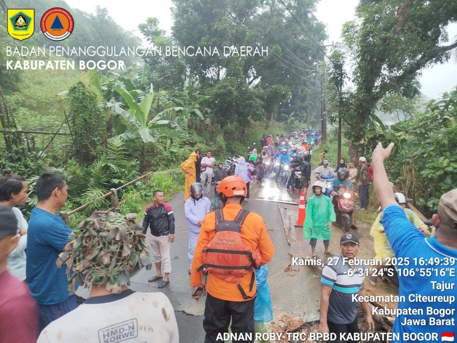 Hujan Intensitas Tinggi dan Luapan Air Sungai Cipicung Sebabkan Jembatan Citeureup-Sukamakmur Amblas