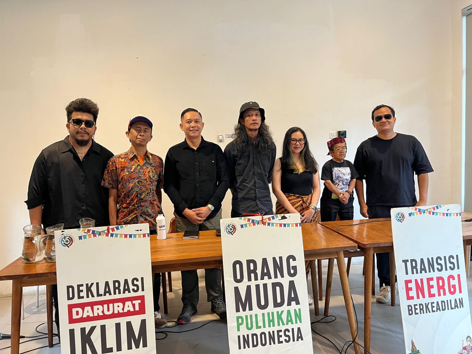 Musik, Kewarasan, dan Perlawanan: 'Wisata Orang Waras' Jadi Ruang Kritik dan Kesadaran di Bandung