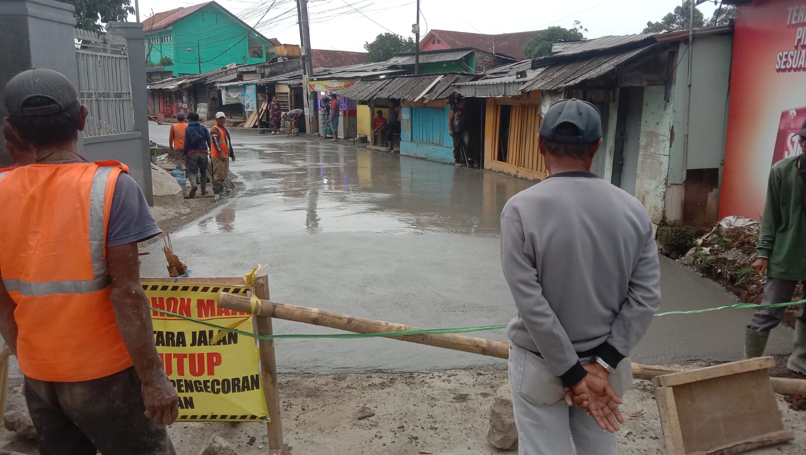 Jalan Sukabirus Bebas Banjir: Wujud Apresiasi Warga Dayeuhkolot untuk Bupati Bandung 